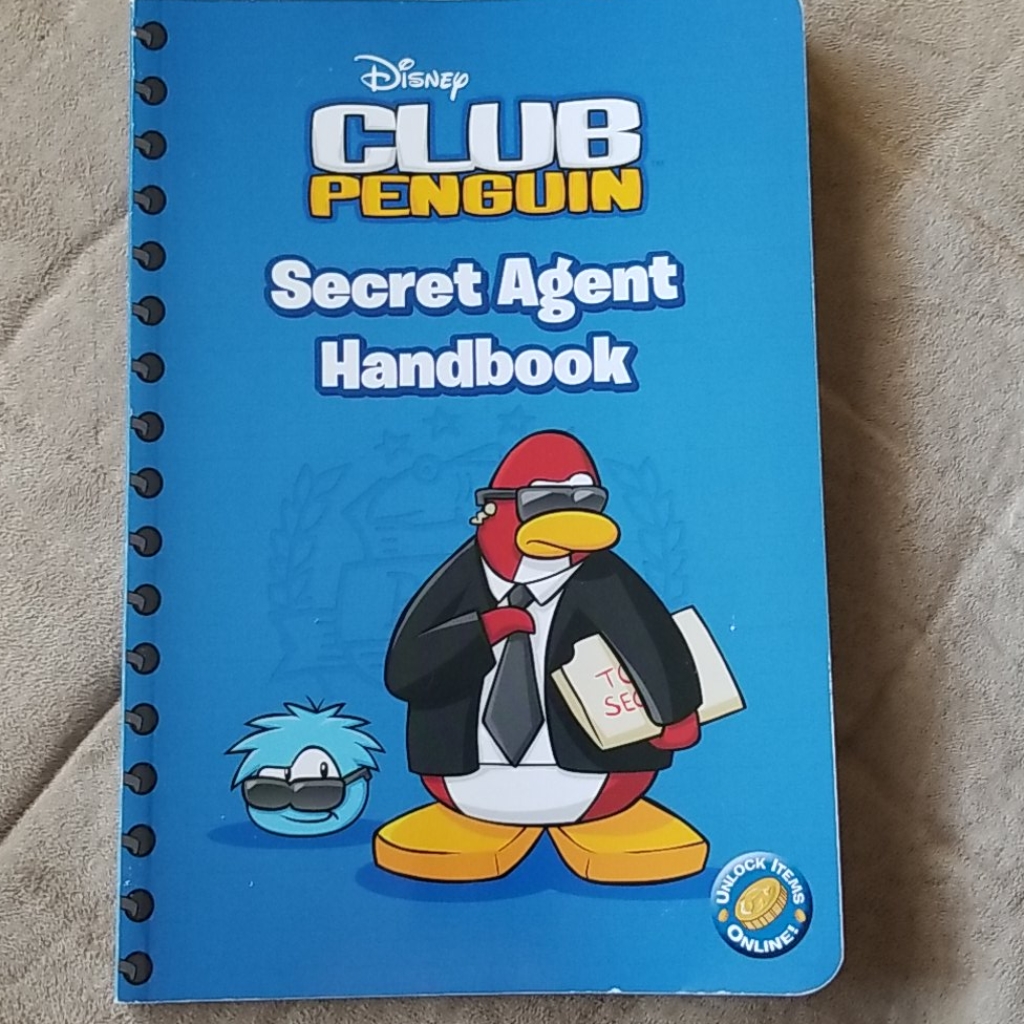 Disney Club Penguin Handbook Like New